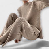 Albertina – 2 részes Cosy készlet bordázott kötött anyagból